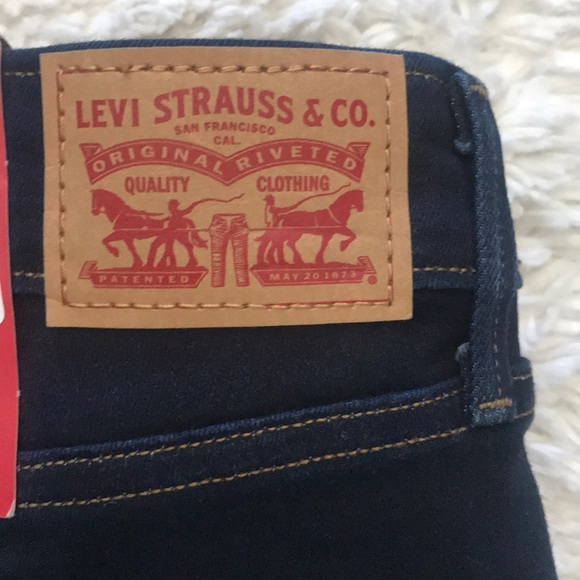 Levi’s Dark Wash Skinny Jeans Size 27/4 - Picture 2 of 5